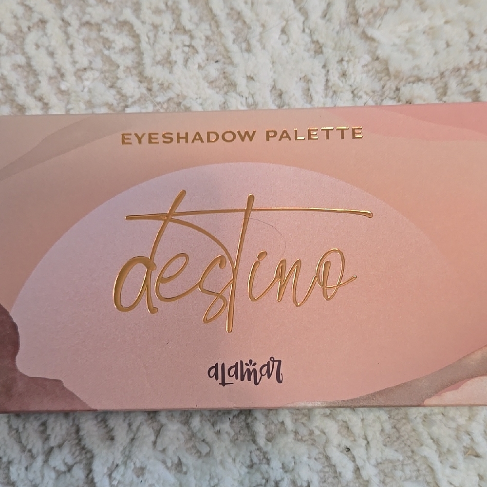 Alamar Destino Eyeshadow Palette - Pink and Gold